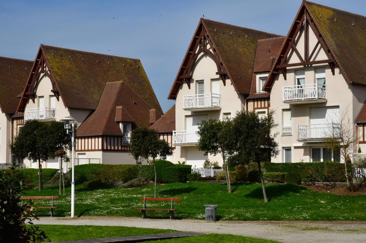 Appt Centre De Courseulles - 100M De La Plage Bagian luar foto